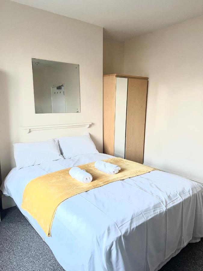 Aldgate Holiday Rooms London Exterior photo