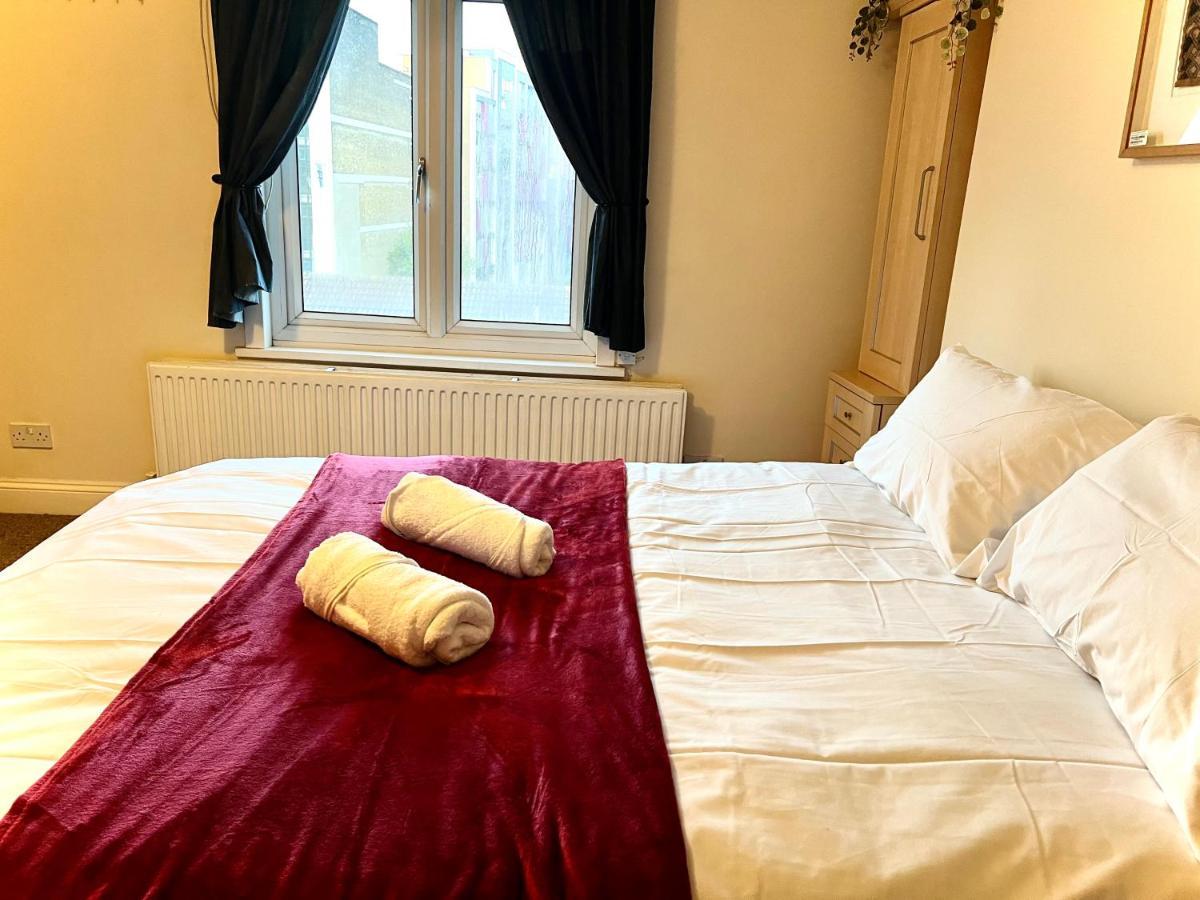 Aldgate Holiday Rooms London Exterior photo