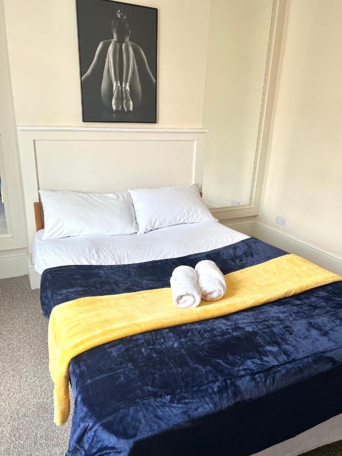 Aldgate Holiday Rooms London Exterior photo