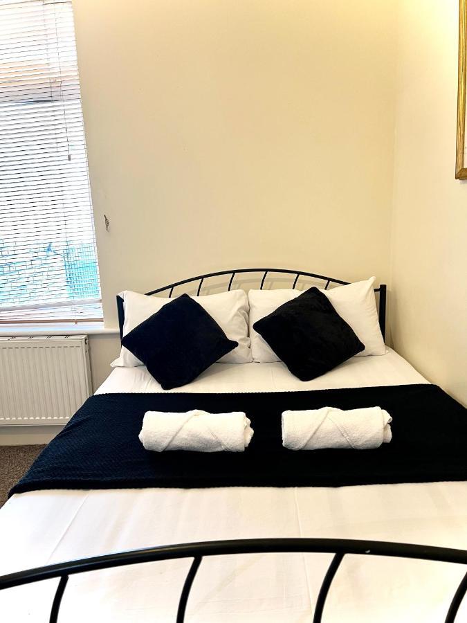 Aldgate Holiday Rooms London Exterior photo