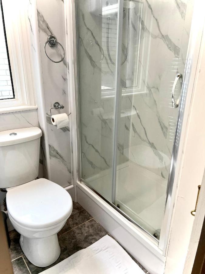 Aldgate Holiday Rooms London Exterior photo